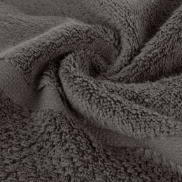 Ręcznik z puszystej i wyjątkowo grubej przędzy bawełnianej 70x140 Vilia brązowy